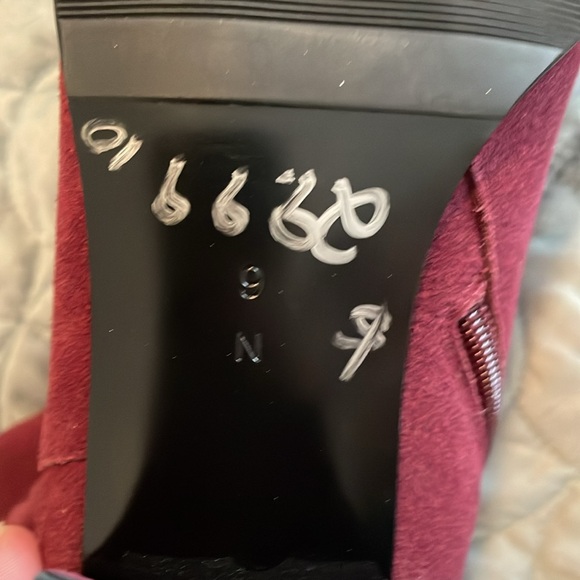 New! Vaneli Xander (Suede) Women's Fringe Knot Ankle Boots size 9. Without tags - Picture 4 of 5